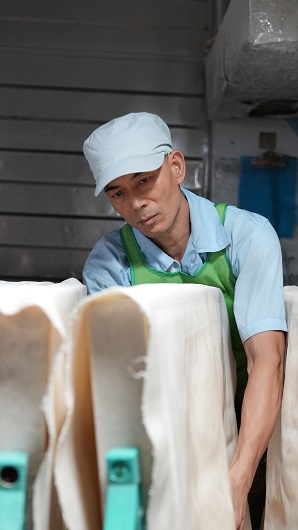 壓濾機換布，一等獎，朱岸青.JPG